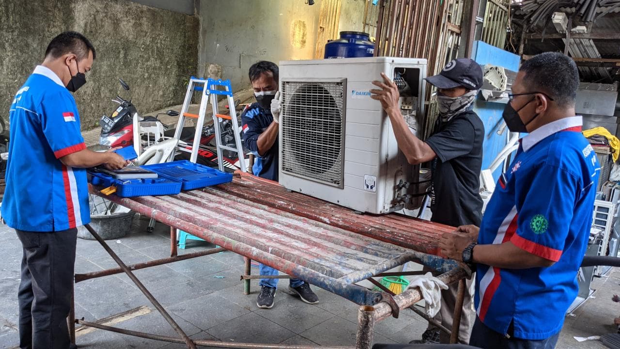 An image of Recovery and destruction of super pollutant refrigerant gases